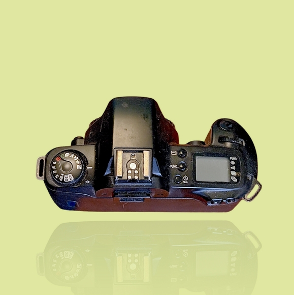 Canon EOS Rebel G 35mm SLR Film Camera Body Only - Picture 10 of 15